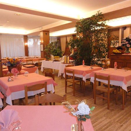 Albergo Ristorante Cima I Pra' Понте-нель'Альпі Екстер'єр фото