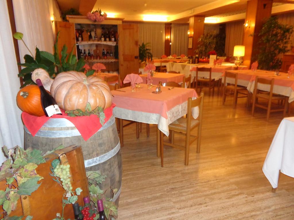 Albergo Ristorante Cima I Pra' Понте-нель'Альпі Екстер'єр фото